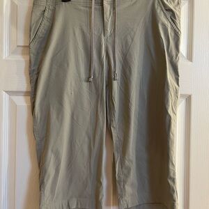 Columbia Tan Capris